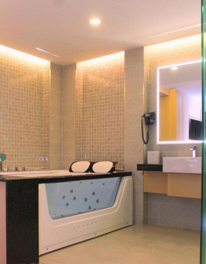Geobay Hotel Джохор-Бару Экстерьер фото